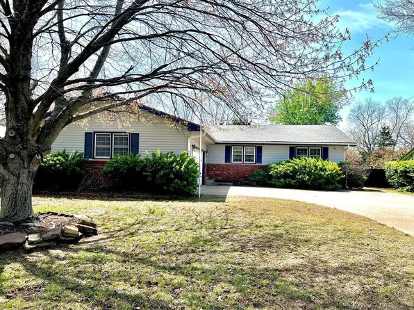 207 Morningside Pl, Independence, KS 67301