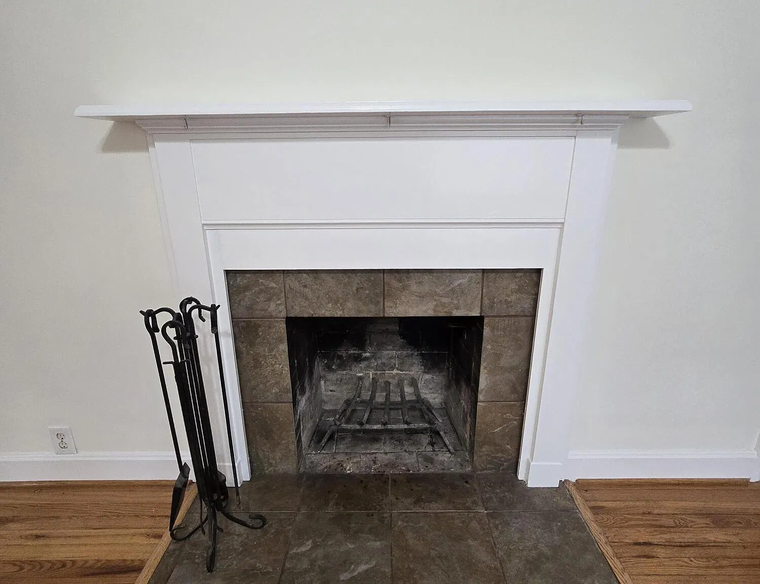 3 bed, 2.0 bath, 1592 sqft, $2,000 — Photo 4