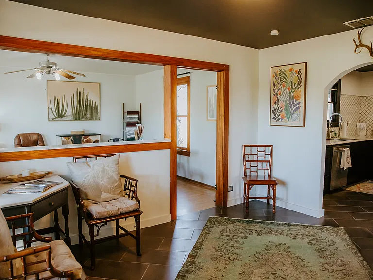 604 W Pecan St — Photo 29