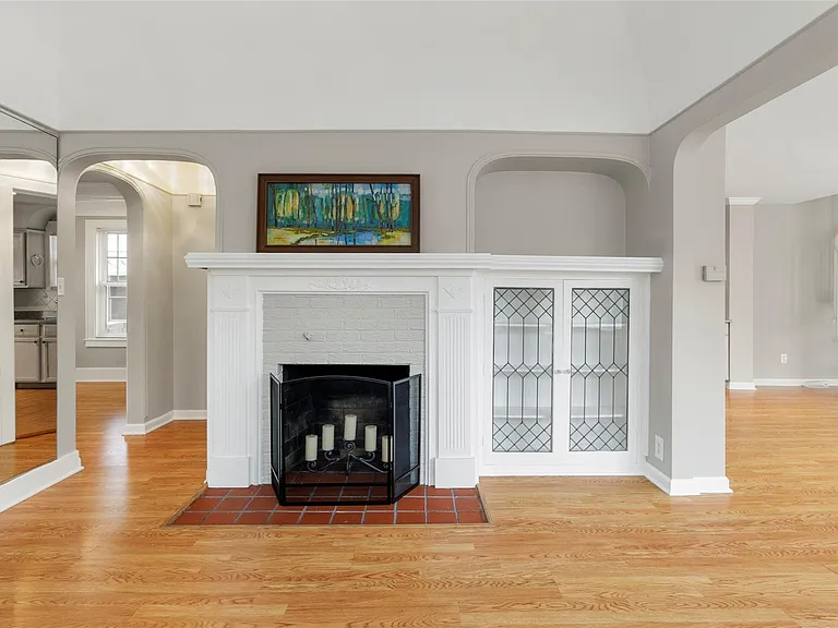 33316 Jefferson Ave — Photo 10