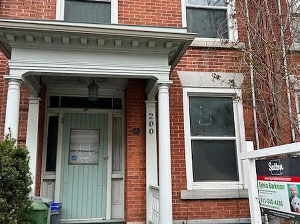 200 Bagot St, Kingston, ON K7L 3G1