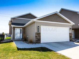 425 Foxtail Dr, West Fargo, ND
