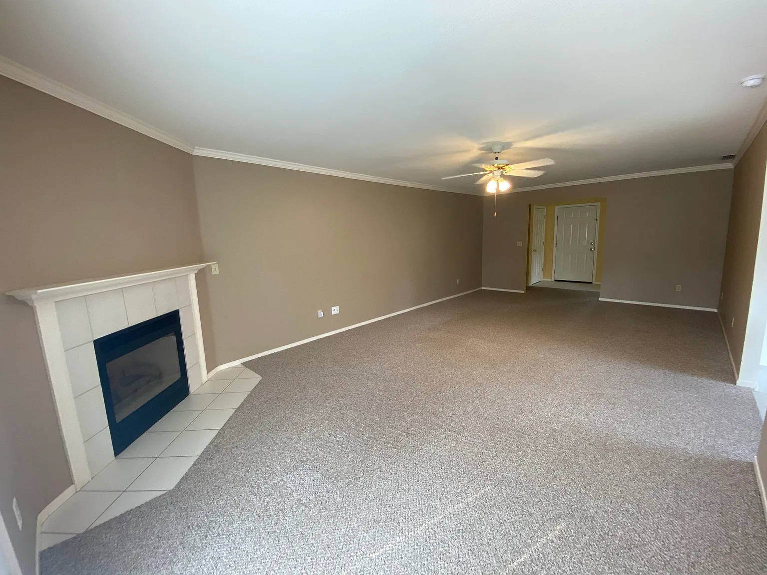 3 bed, 1804 sqft, $2,500 — Photo 2