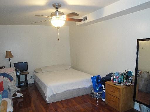 4th image of 2828 S Wallace St APT 1R