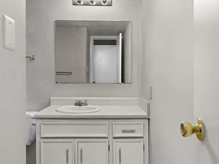 432 N Chestnut St #7 — Photo 11