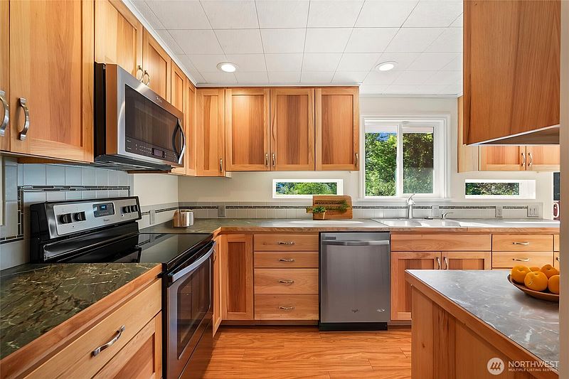 5th image of 23427 100th Avenue SE