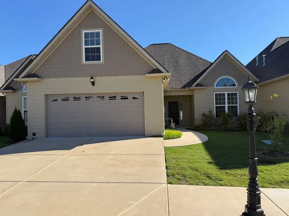 1003 Jackson Mill Dr, Hixson, TN 37343