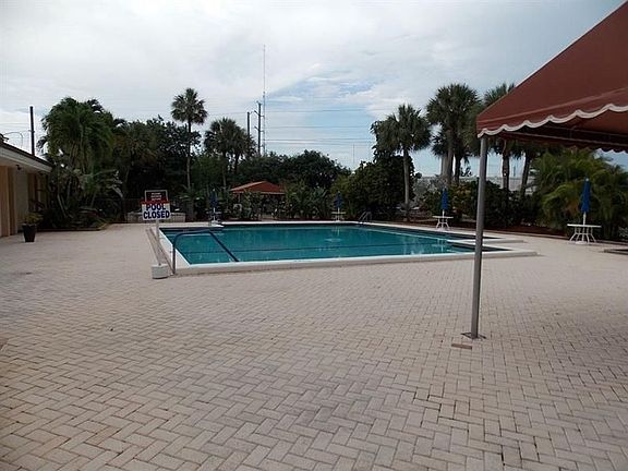 5th image of 5530 NW 44th St APT 407C