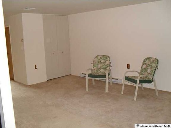 4th image of 552D Sheffield Ct
