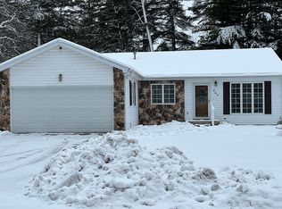 962 Nanette St, Tawas City, MI 48763