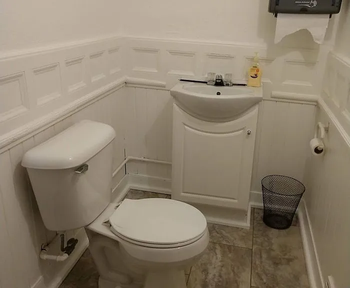 126 N Lake Ave — Photo 5
