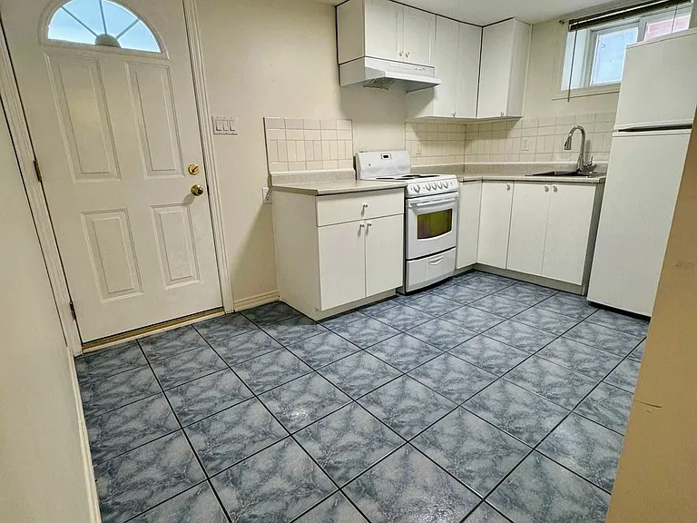 317 Boon Ave — Photo 5