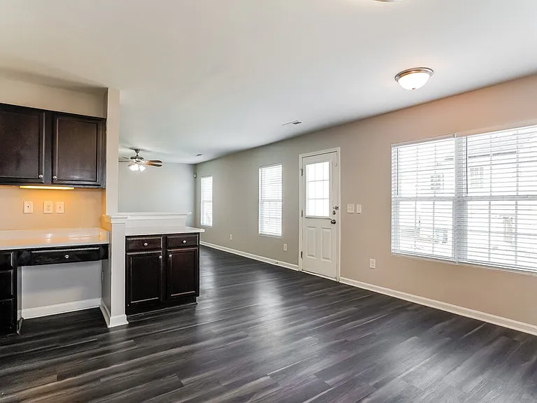 1615 Moineau Ln — Photo 8