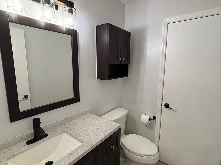 7800 Branford Ct — Photo 13