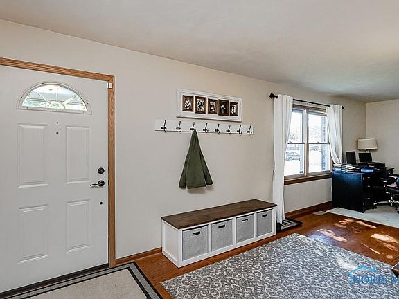 3rd image of 2550 Bonnie Ln
