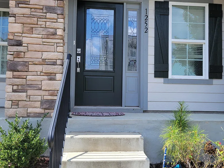 1252 Gloriosa St — Photo 5