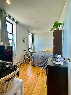 5th image of 321 Lenox Ave #6B