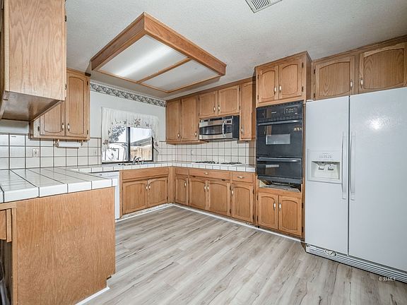 2nd image of 227 Kimberly Ln