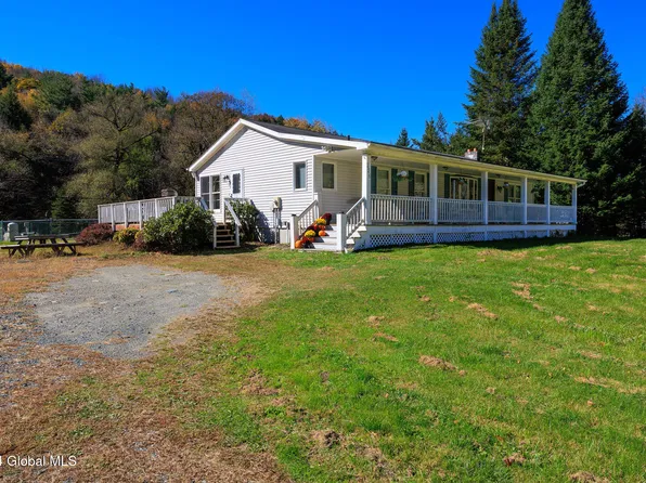 226 SE Hollow Road, Berlin, NY 12022