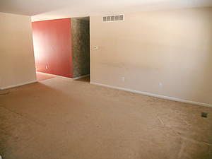 3rd image of 1016 King James Ct