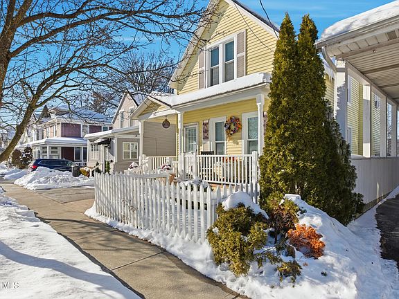 3rd image of 113 Washington Avenue
