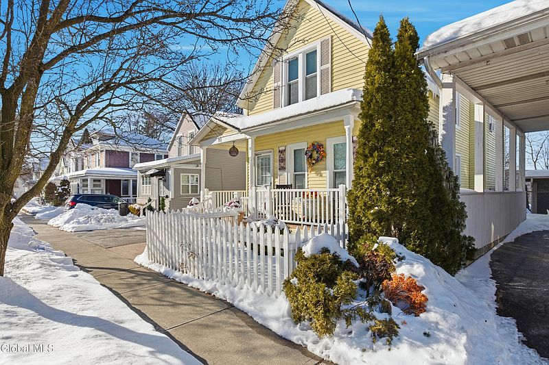 3rd image of 113 Washington Avenue