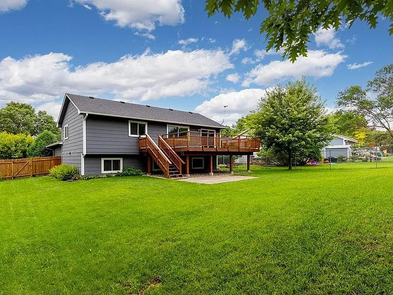 18890 Barrington Dr — Photo 31