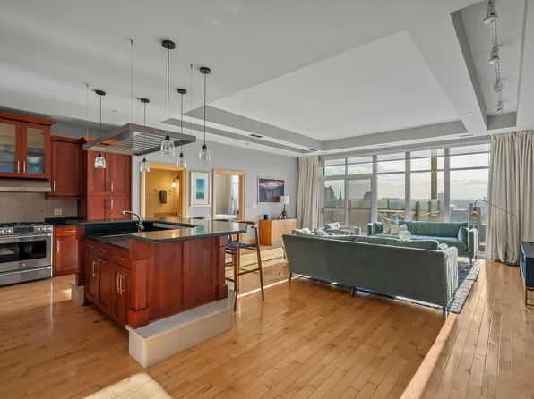 1313 North Franklin PLACE #1202, Milwaukee, WI 53202