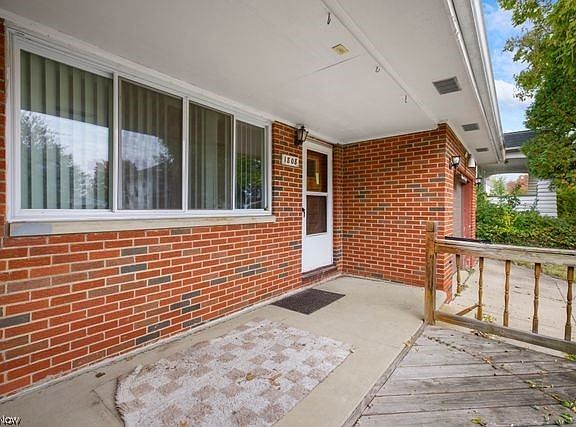 4th image of 1808 Glenmount Ave