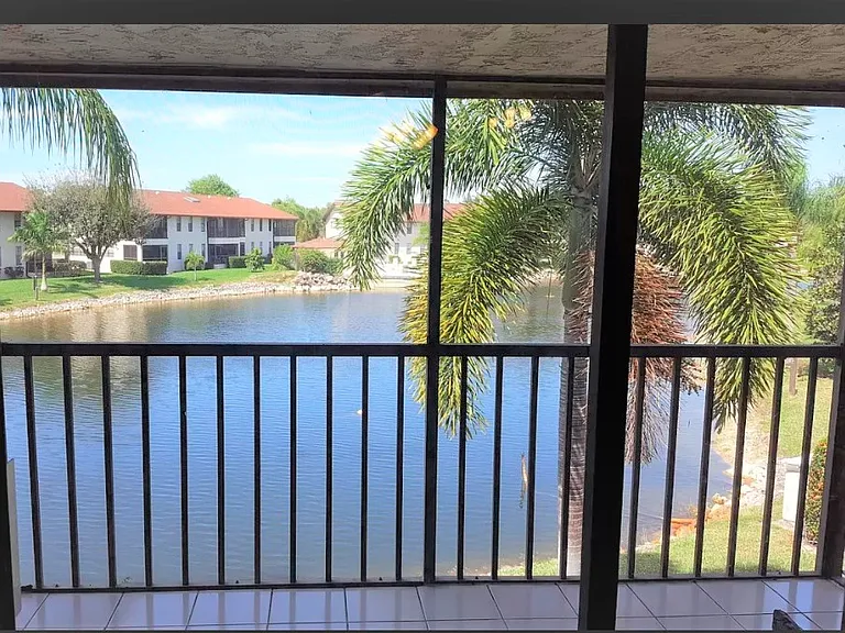 5325 Treetops Dr #T-204 — Photo 5
