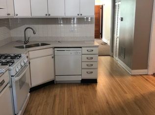 1132 W Roscoe St #2, Chicago, IL 60657