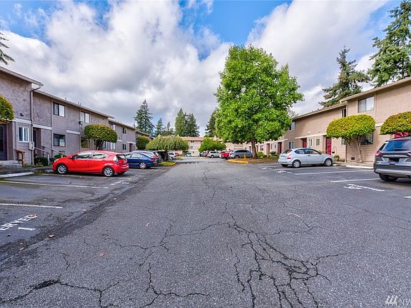 3rd image of 20120 60th Ave W APT A1