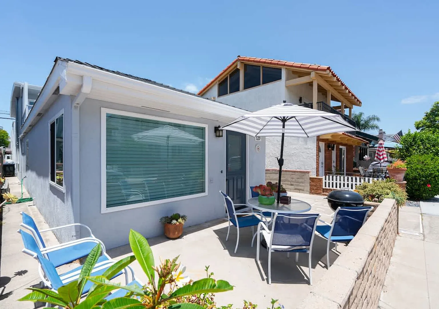 Balboa Island Duplex Near Ferry, Patio and Parking — Photo 2