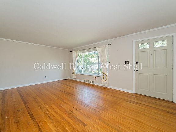 2nd image of 2435 Kellerman Ave