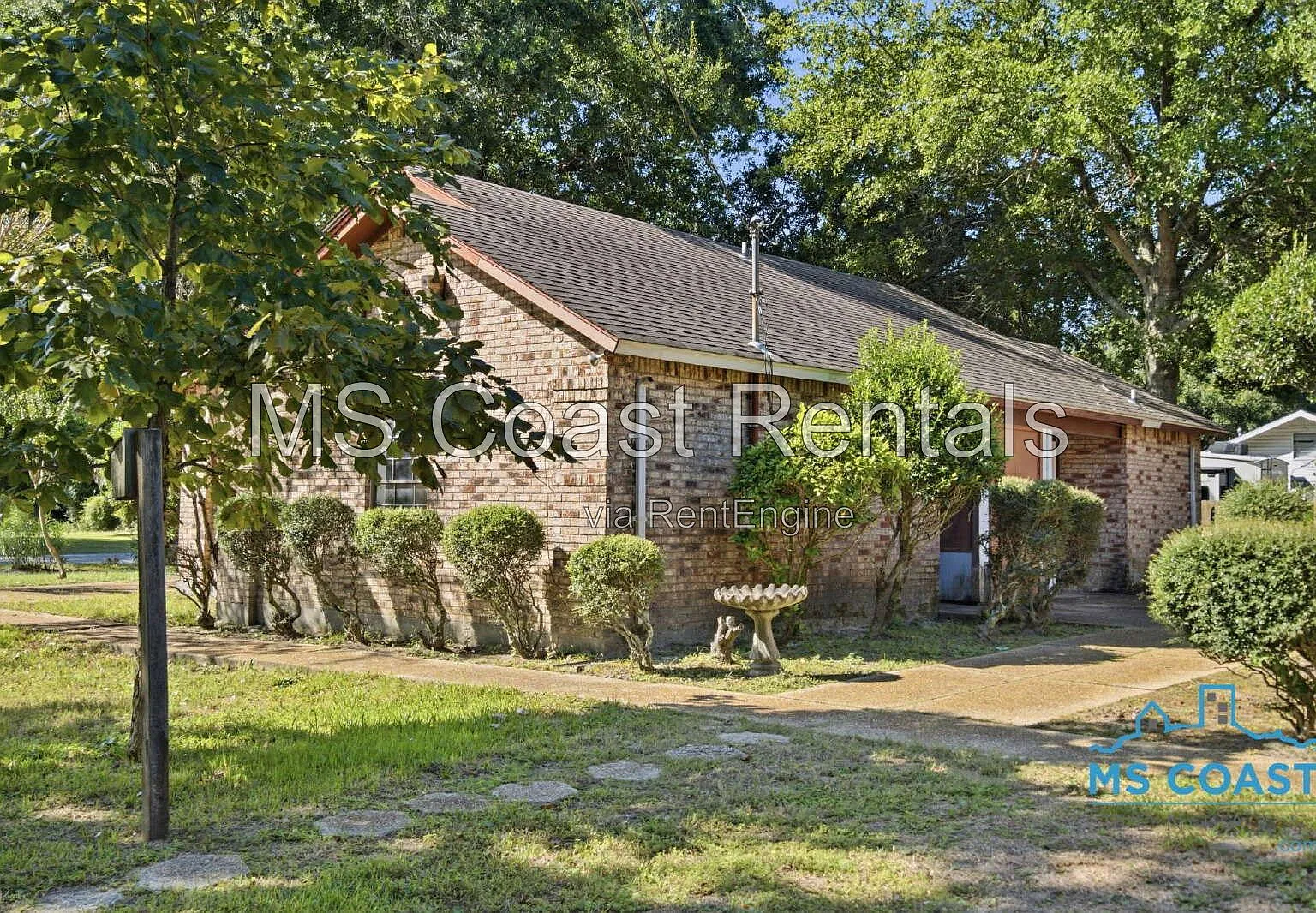 2 bed, 1.0 bath, 1143 sqft, $1,349 — Photo 2