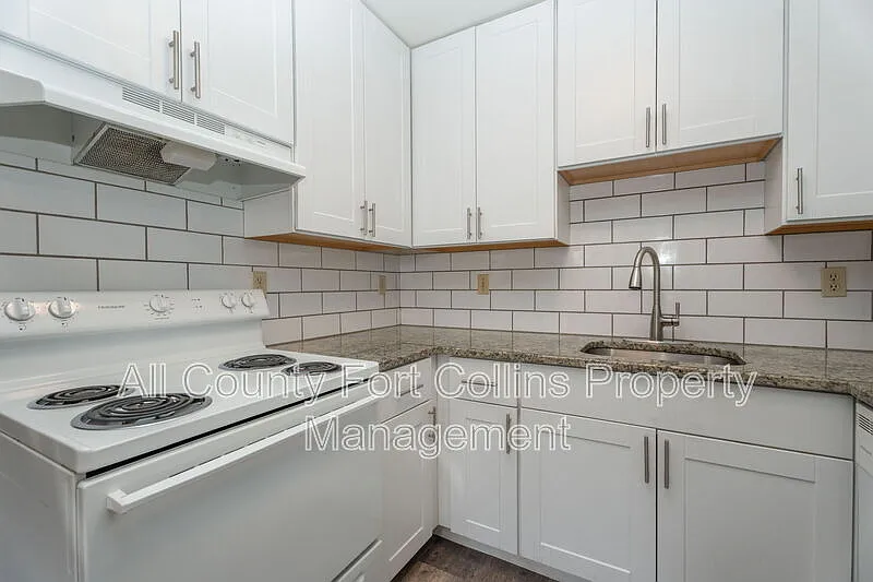 2 bed, 1.0 bath, 734 sqft, $1,475 — Photo 4