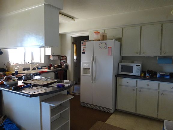2nd image of 150 S 10th St W