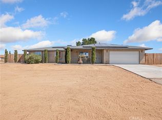 22620 Powhatan Rd, Apple Valley, CA 92308
