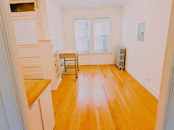 5th image of 4801 N Paulina St #3