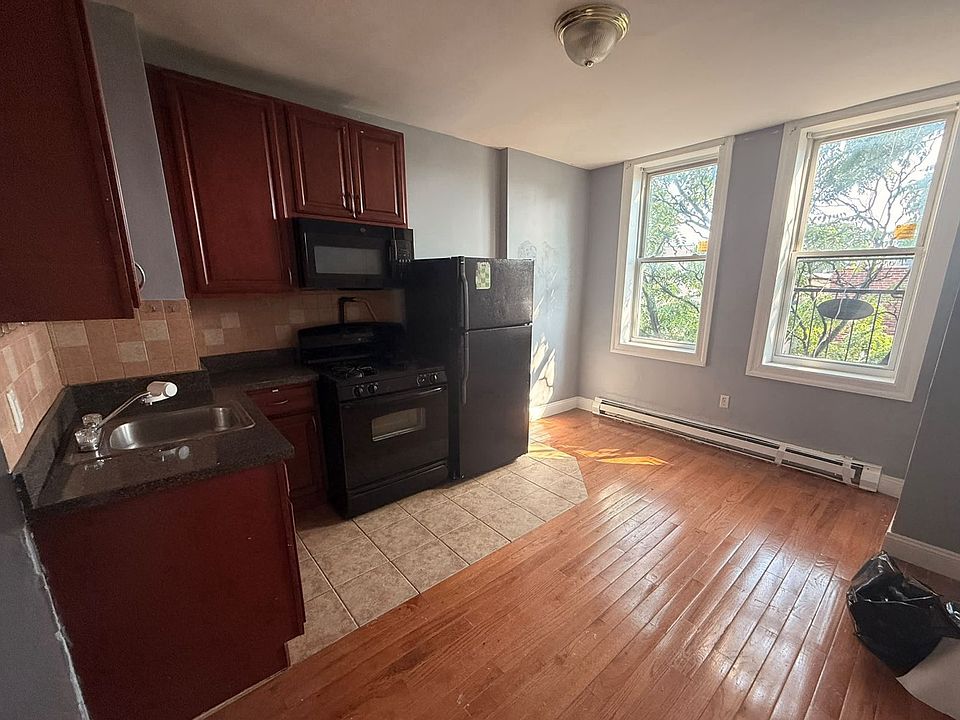 2nd image of 305 49th St #14AA