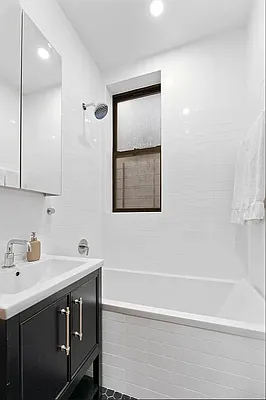 Rented by Artifact.co | media 22