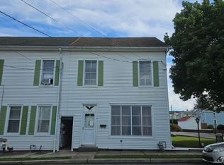 116 W Franklin St, Topton, PA 19562