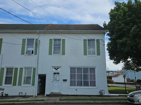 116 W Franklin St, Topton, PA 19562