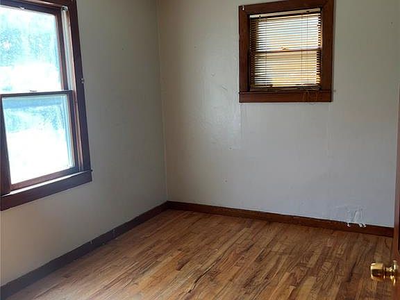 5th image of 1301 Upper Cahokia Rd