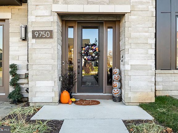 5th image of 9750 Windflower Way