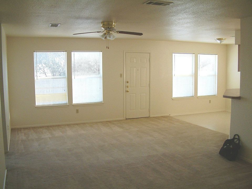 2nd image of 4021 Devonaire Dr