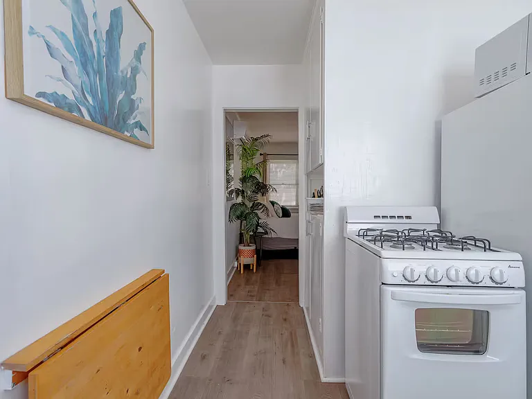 653 Flower Ave #D — Photo 8