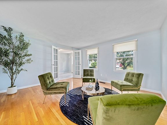 5th image of 27 Sparrow Rd