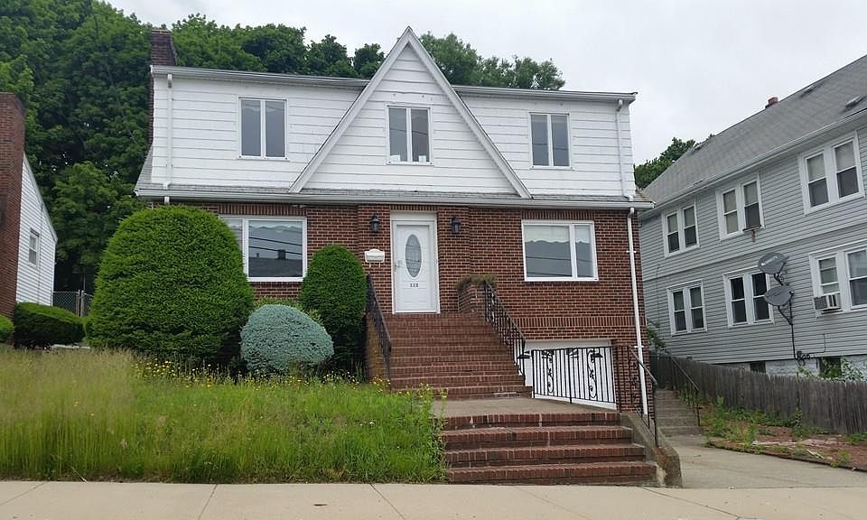 1st image of 115 Suffolk Ave