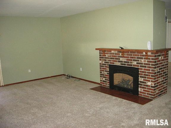 2nd image of 133 W Kurlene Dr